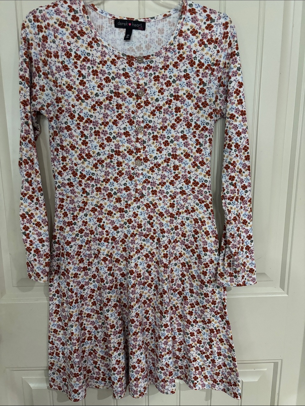 Derek Heart White Floral Button-Front Knit Dress with Red & Pink Flowers